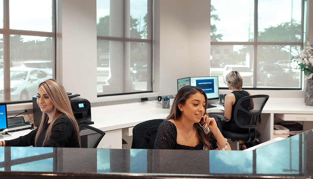 front desk 